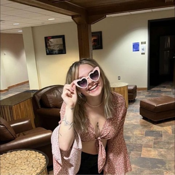 Meet your Posher, Haylie - Picture 1 of 1